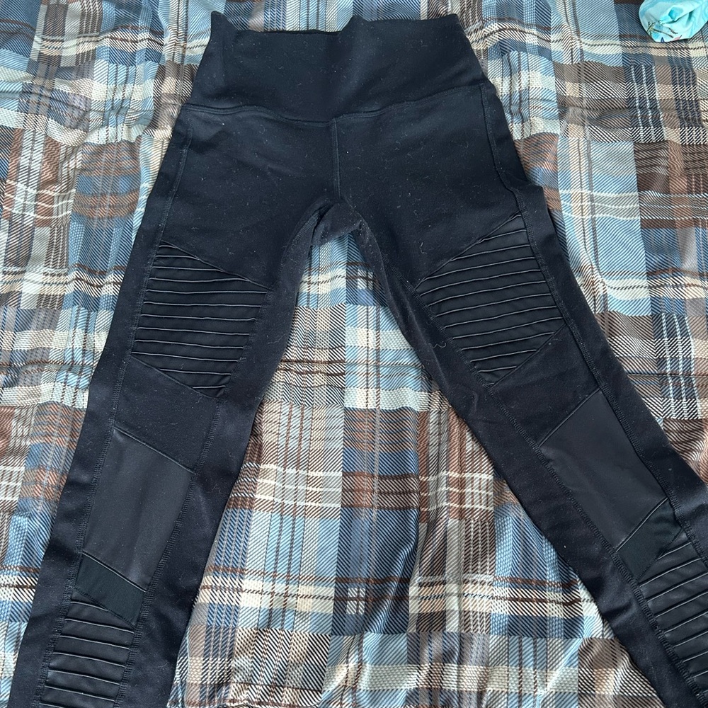 ALO leggings